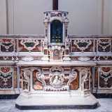 Un elemento per� si � salvato, anche se sono veramente in pochi a saperlo. Si tratta dell�elegante altare marmoreo che occupava l�unica abside centrale, che da pi� di ottant�anni � conservato nella parrocchia di San Pasquale, situata nel cuore dell�omonimo quartiere barese